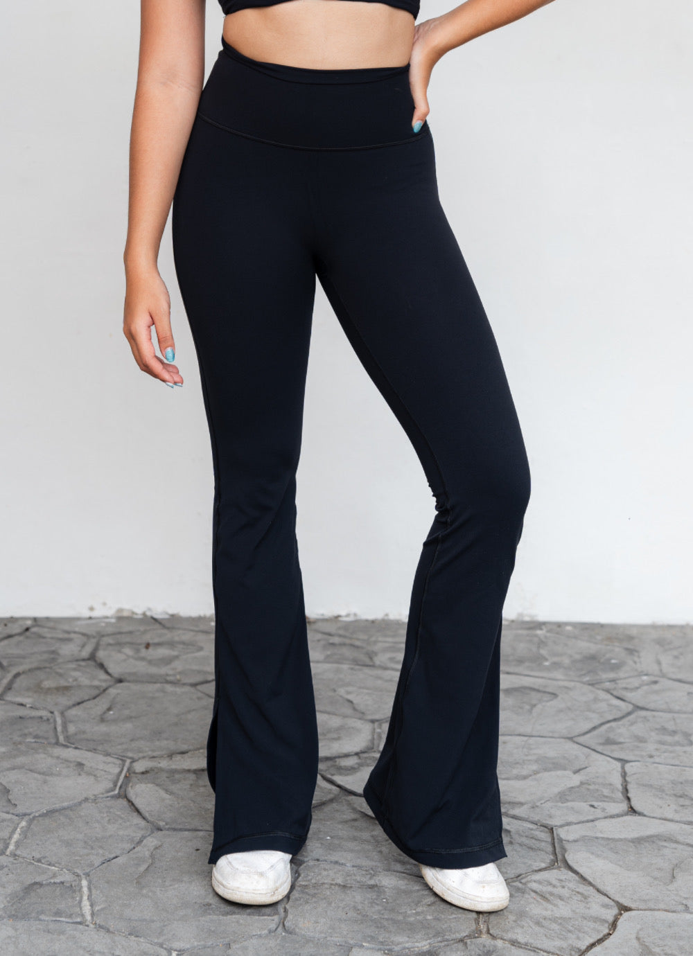 Tulip Side-Slit Flared Leggings