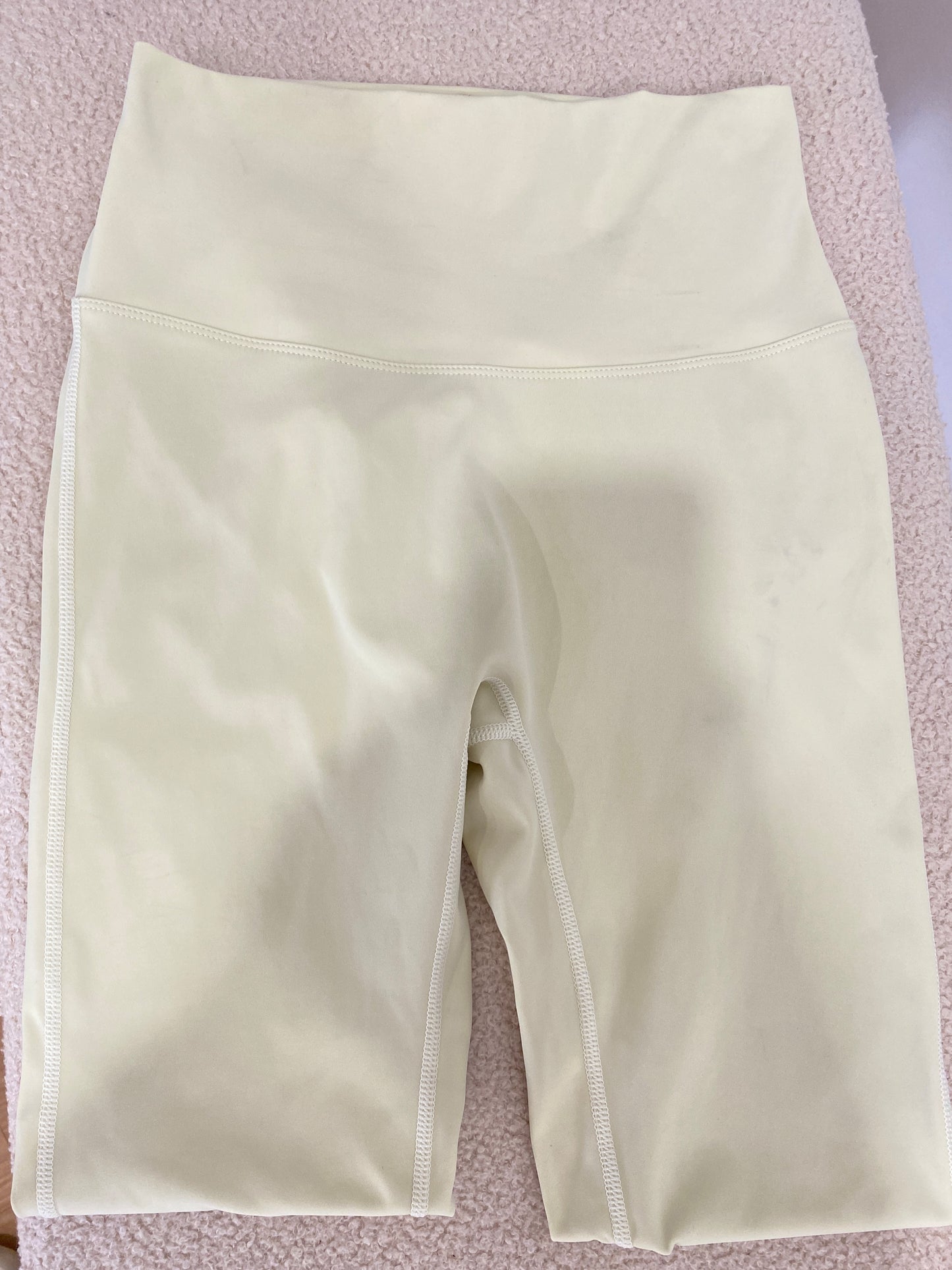 (Defeat) Pastel Back Pocket Leggings - Size M